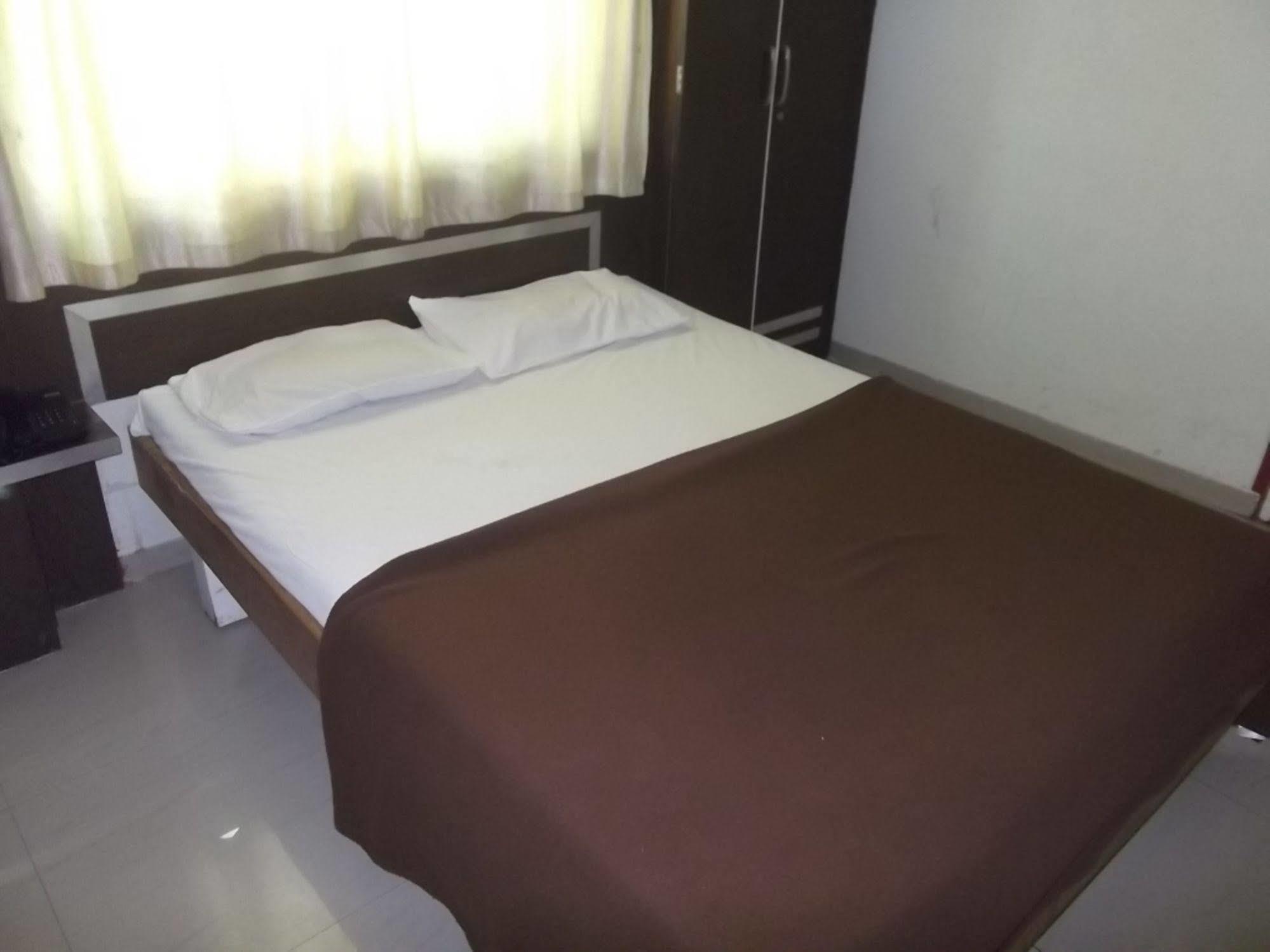 Hotel Rajyog Ranjangaon Ganpati Экстерьер фото