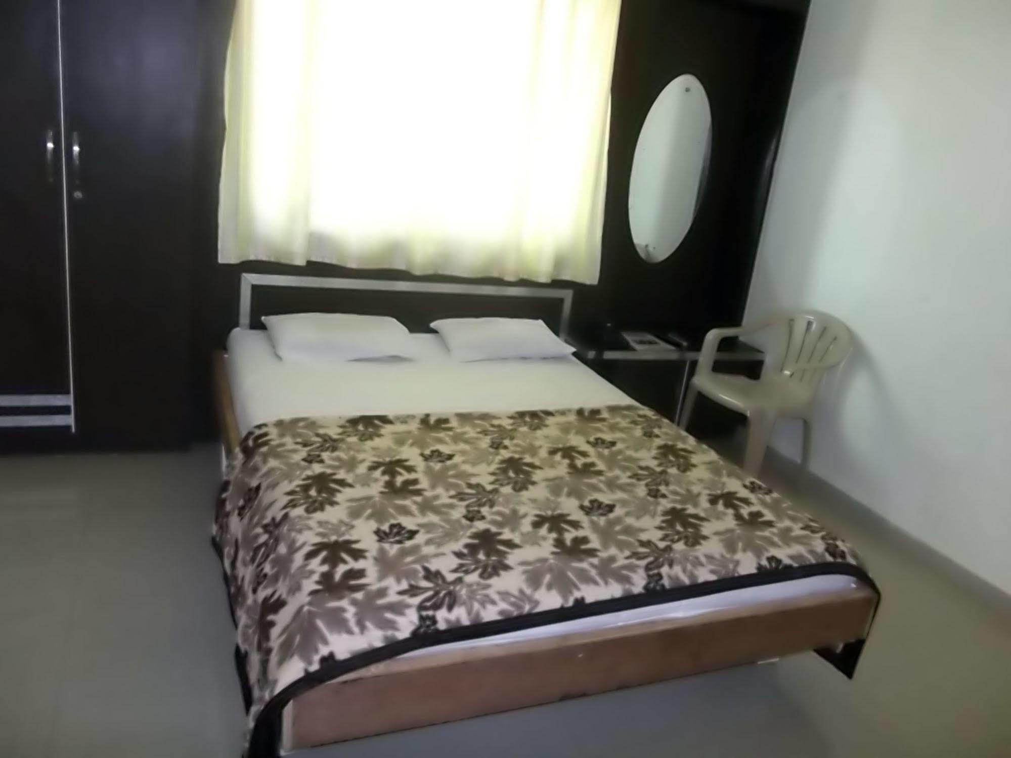 Hotel Rajyog Ranjangaon Ganpati Экстерьер фото
