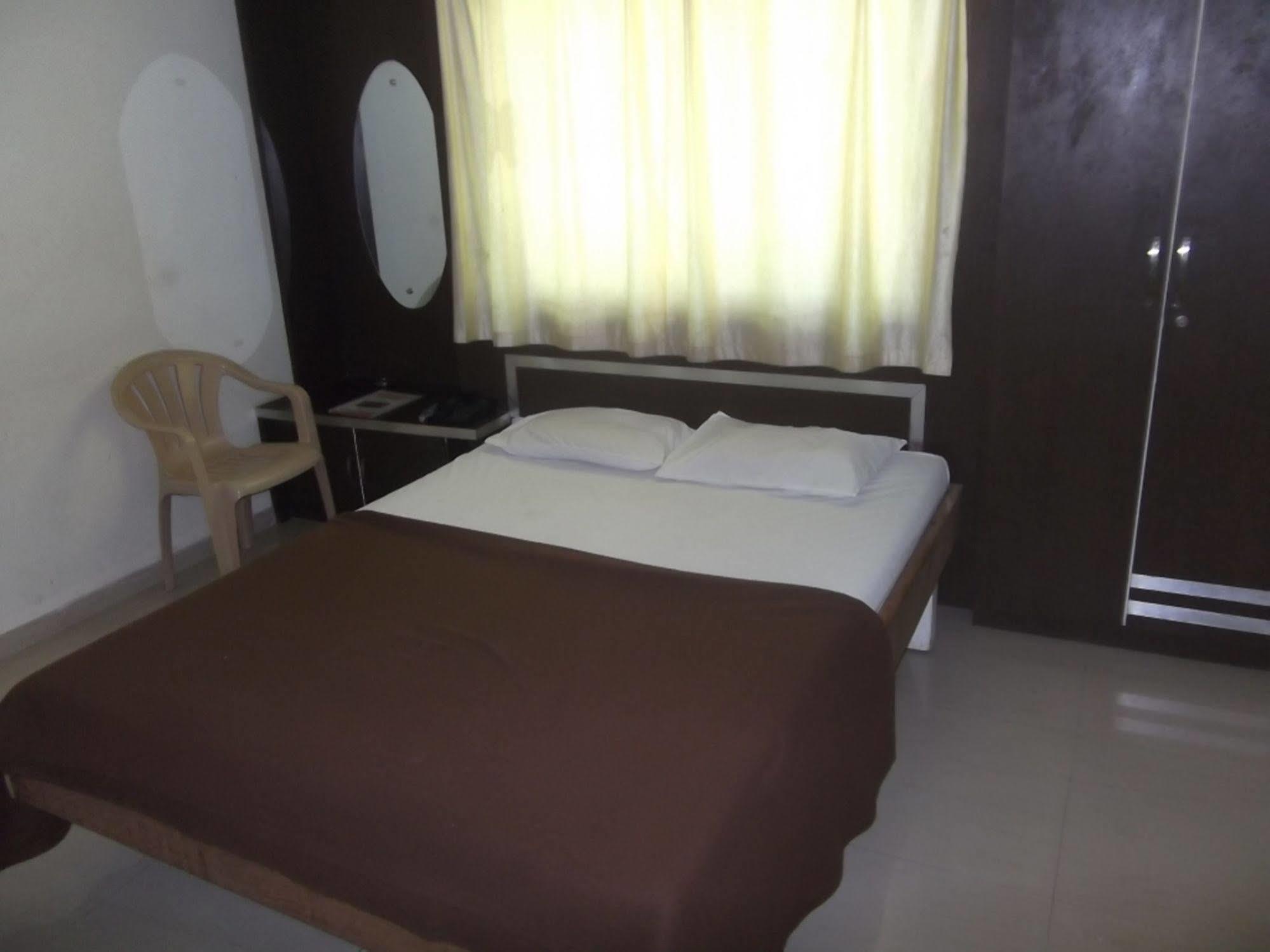 Hotel Rajyog Ranjangaon Ganpati Экстерьер фото